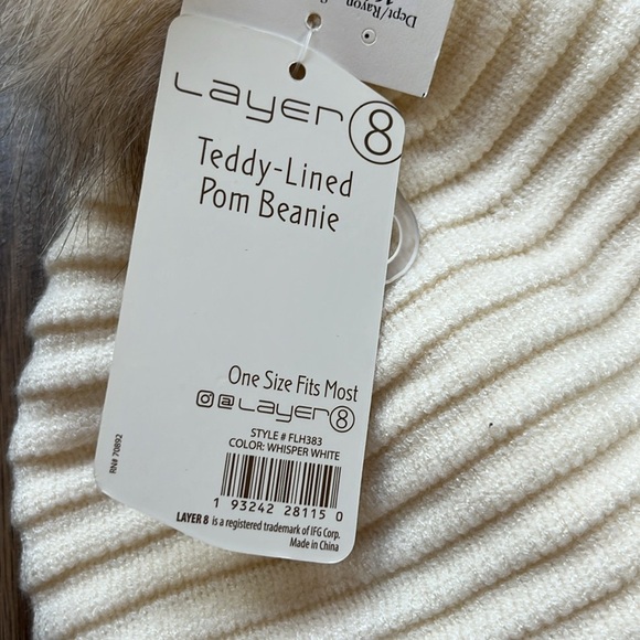 Women’s Teddy-Lined Pom Beanie one size - Picture 7 of 7